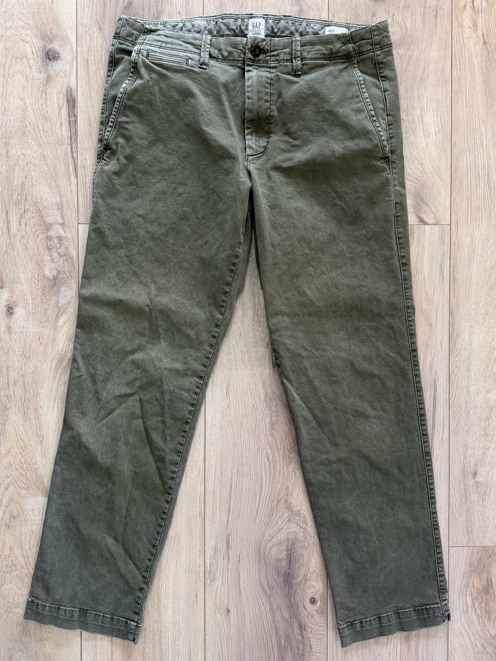 GAP Men’s Olive Green Straight Leg Chinos